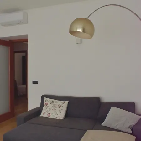 Roiano Cinque Apartment *